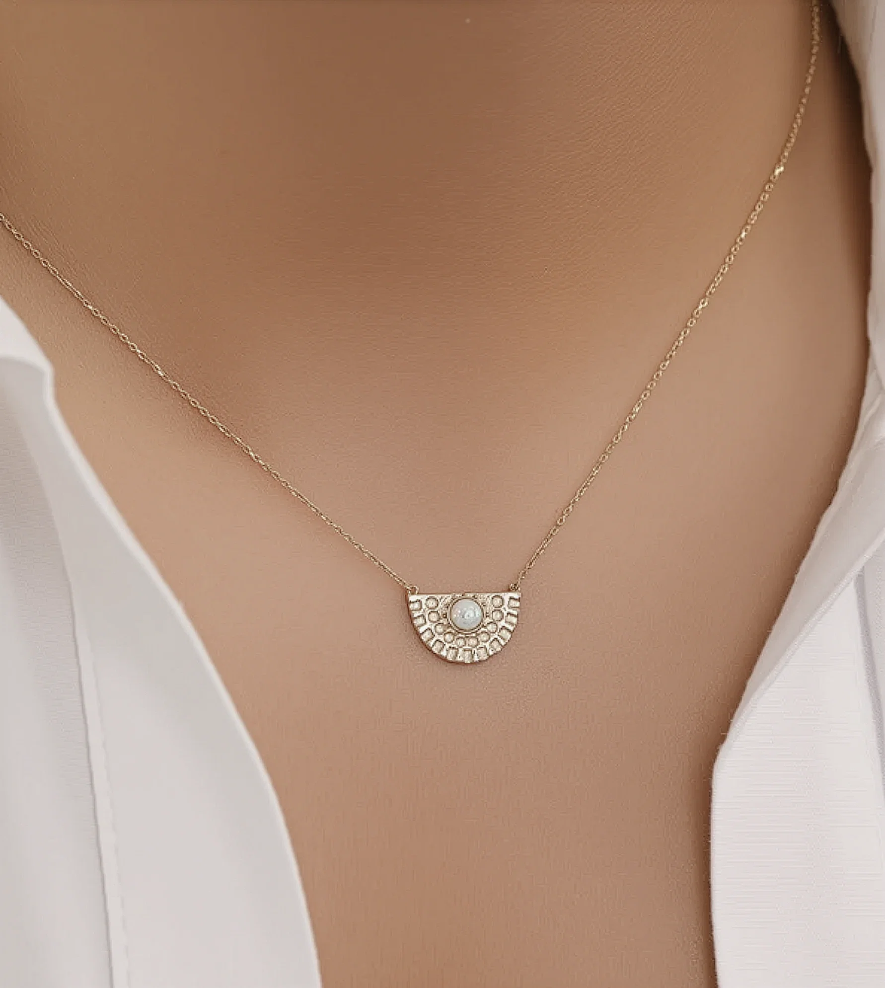 Opal Taşlı Yelpaze Kolye