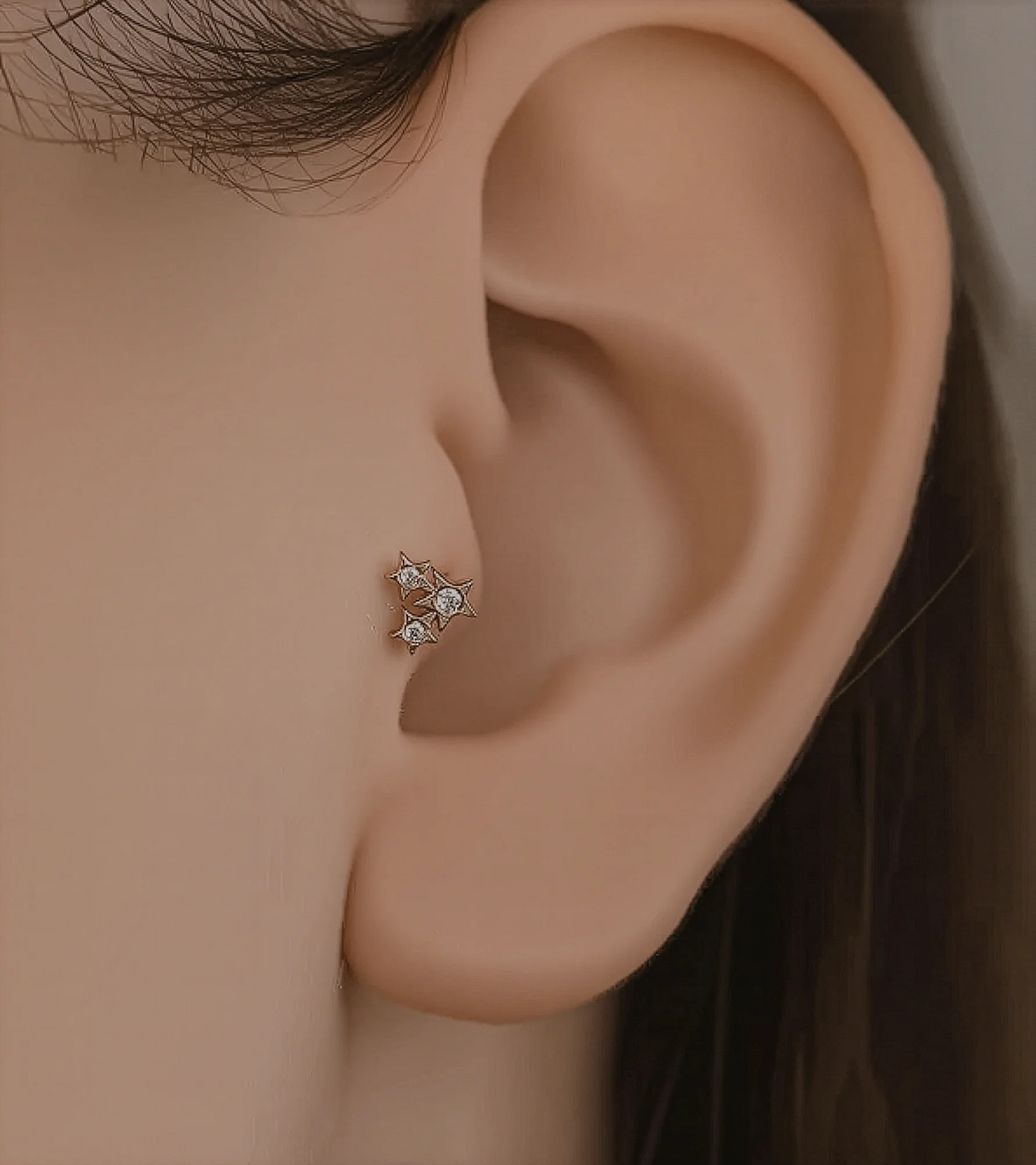 Üç Yıldız Piercing (Tragus)