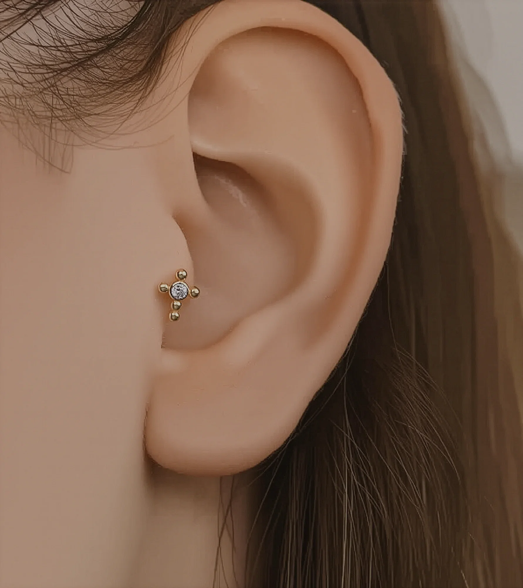 Top Top Taşlı Piercing (Tragus)